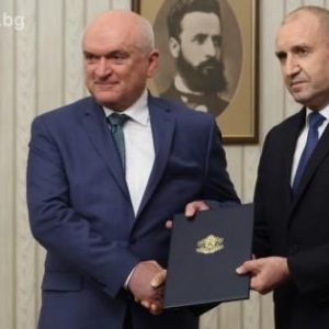 Президентът възложи на председателя на Сметната палата Димитър Главчев да предложи състав на служебен кабинет