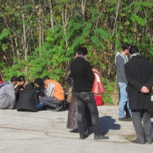 Група от 13 нелегални мигранти от Афганистан е задържаниа пред митницата в Шумен