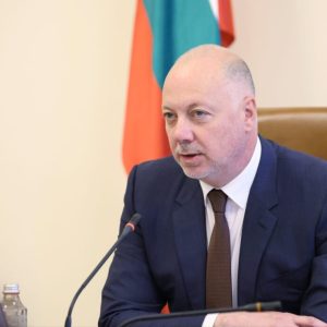 Премиерът Желязков праща три министерства по следите на „Чичко Тревичко“