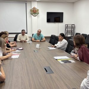 Спор за финансови задължения между кмета на Тутракан и превозвач за малко не остави граждани и ученици без транспорт