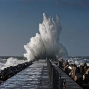 Ураганен вятър и силен дъжд се очакват във Варна в събота и неделя