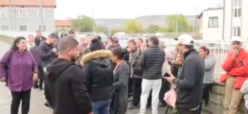 протестиращи в община Роман