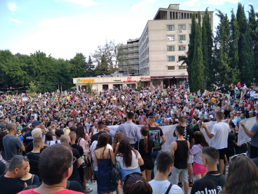 многохиляден протест в Стара Загора