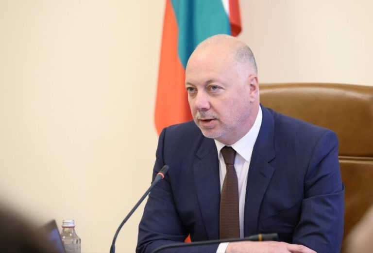Премиерът Желязков праща три министерства по следите на „Чичко Тревичко“